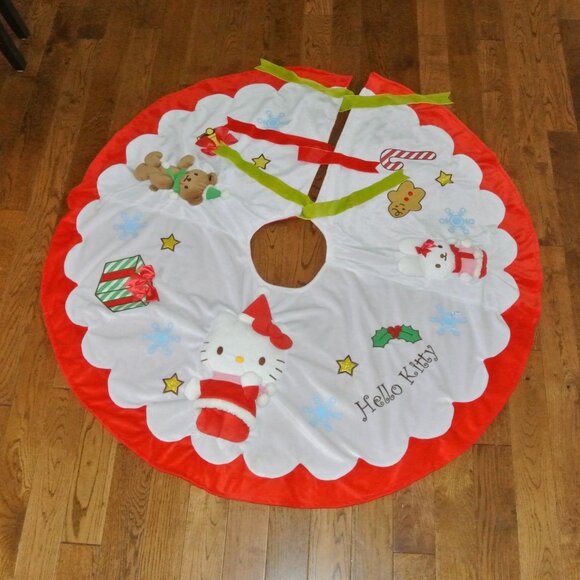 HELLO KITTY Vintage Christmas Tree Skirt - Picture 3 of 8